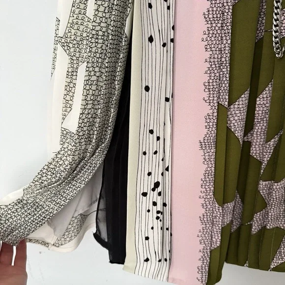 Diane von Furstenberg 2 Wrap Dress Silvertone Chain Close Mixed Print DVF